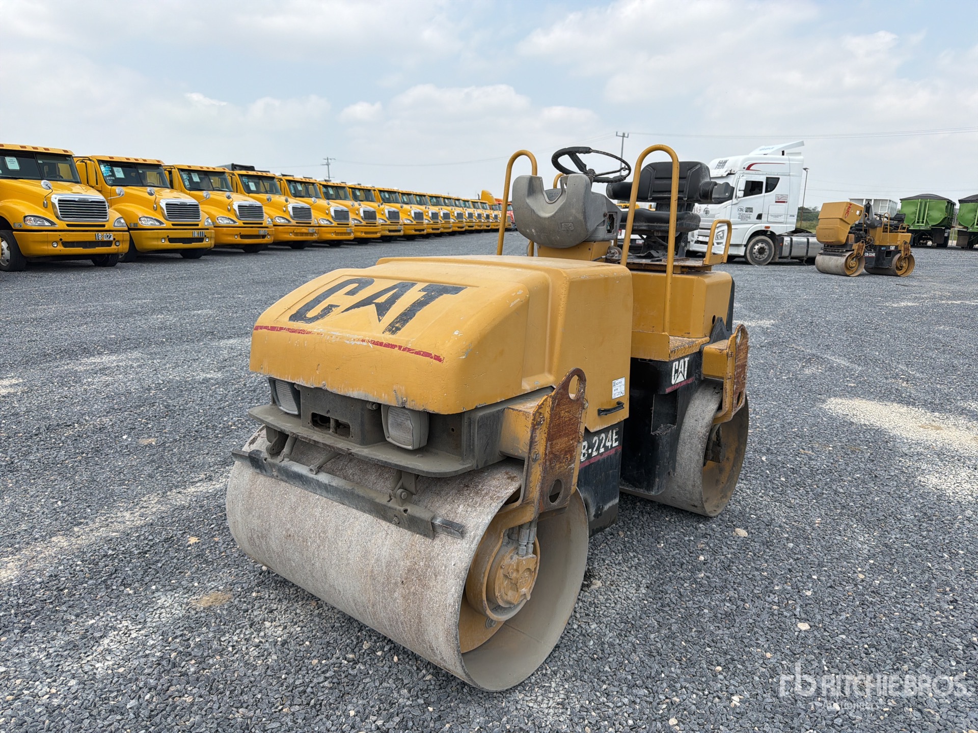 2005 Cat CB224E Rodillo Doble / Double Drum Roller