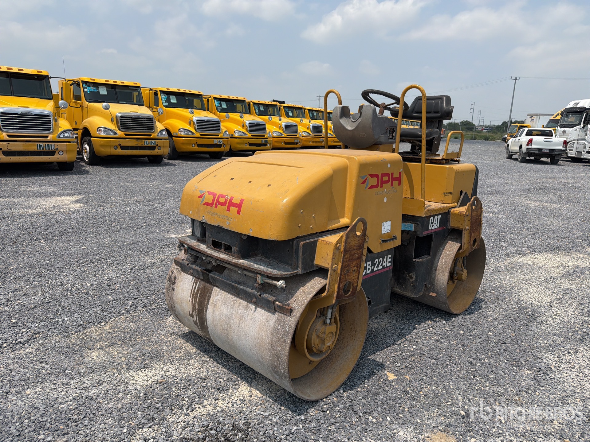 2005 Cat CB224E Rodillo Doble / Double Drum Roller