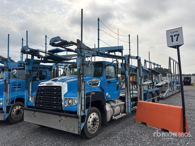 2014 Freightliner 114SD 6x4 Car Carrier Truck