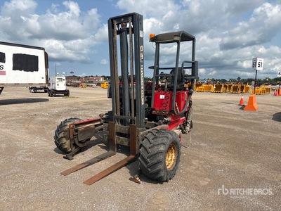 Moffett M5500 5500 lb Chariot élévateur sur camion
