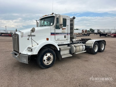 2001 Kenworth T800 T/A Day Cab Truck Tractor