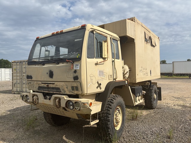 2006 Stewart & Stevenson M1079A1 LMTV 4x4 Van Truck 2006 Stewart & Stevenson M1079A1 LMTV 4x4 Van Truck