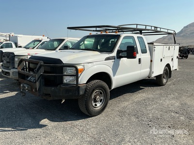 2011 Ford F-350 4x4 Extended Cab Utiliteits vrachtwagen (Inoperable)