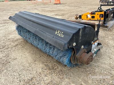 Bobcat 68 in Skid Steer Broom