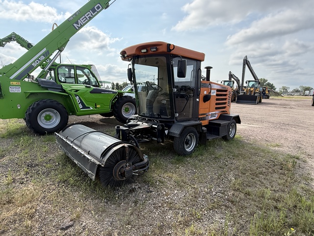 2021 Broce FMJ-470 Self-Propelled Broom