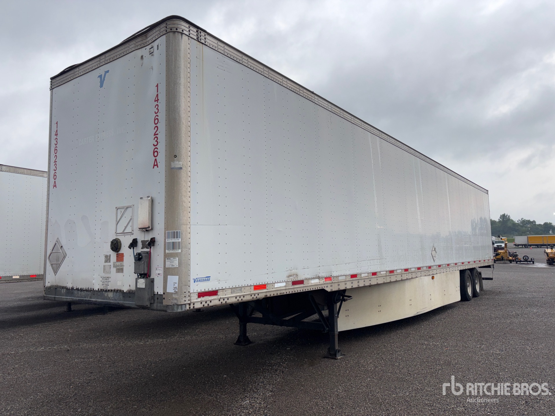 2014 Vanguard 53 ft T/A Van Trailer