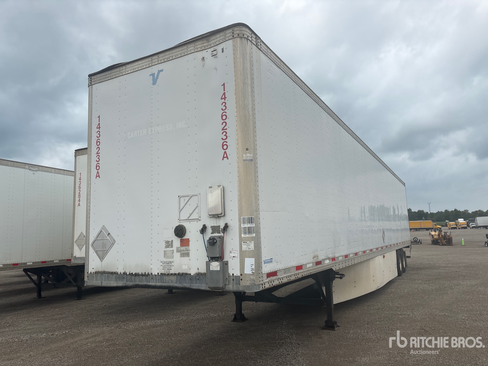 2014 Vanguard 53 ft x 96 in T/A Van Trailer