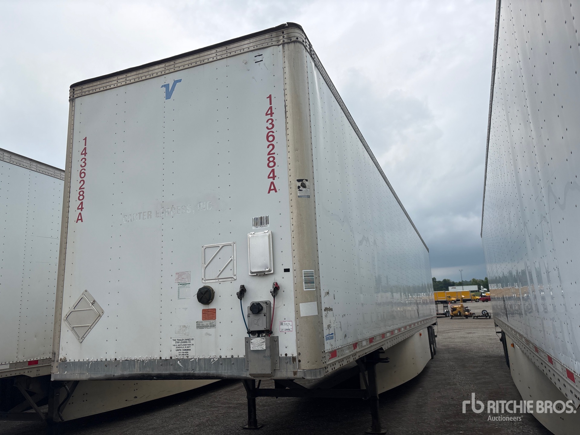 2014 Vanguard 53 ft x 96 in T/A Van Trailer