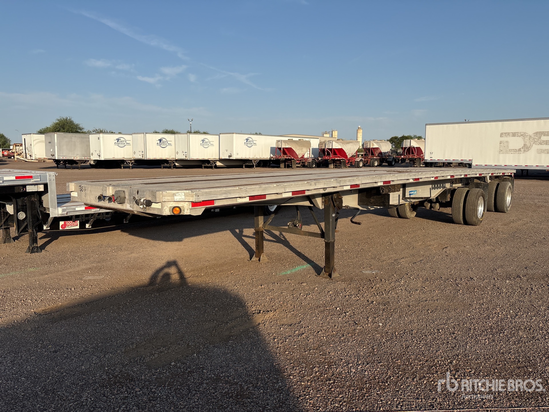 1984 Ravens 45 ft T/A Spread Axle Flatbed Trailer