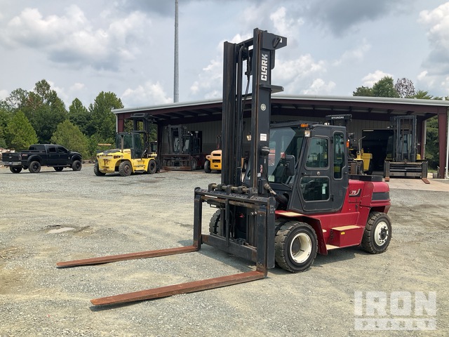 2016 Clark C75L 11900 lb Pneumatic Tire Forklift
