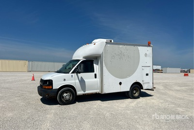 2008 Chevrolet Express Cutaway G3500 4x2 Van Truck