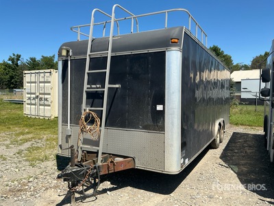 1999 United 24 ft T/A 8 Ft x 24 Ft Przyczepa zamknięta