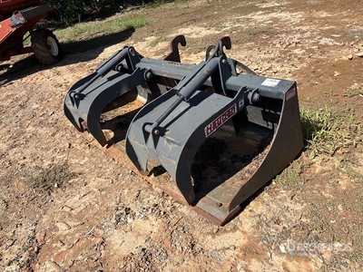 Cat Bucket 85 in Benne à secteurs ouvrants - Fits Hsg 84