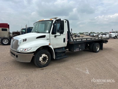 2005 International 4300 4x2 Rollback Truck