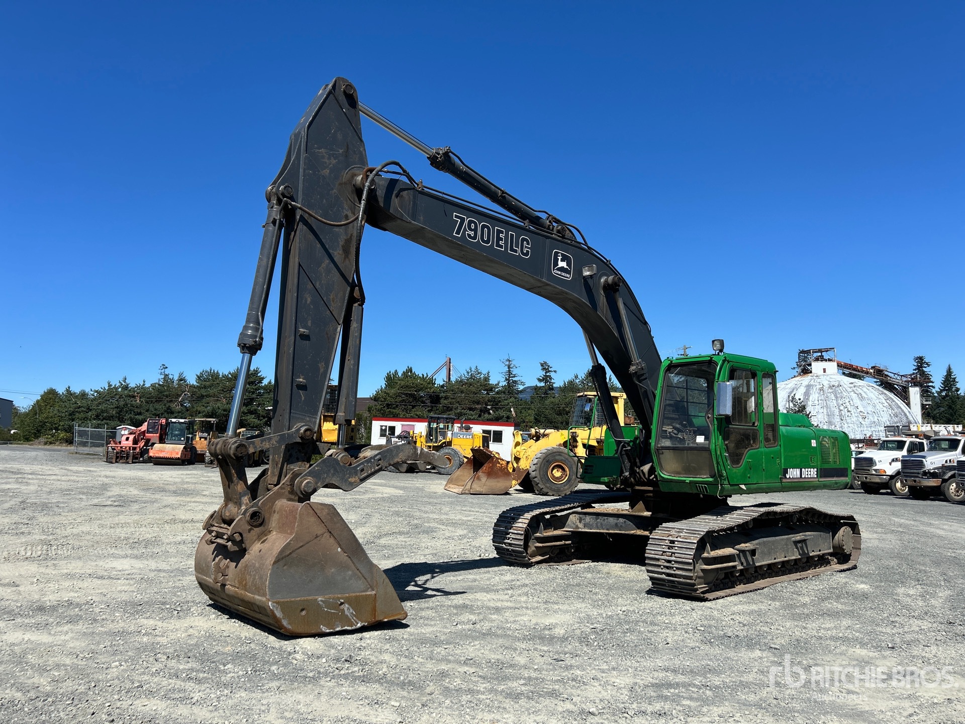 John Deere 790E LC Tracked Excavator
