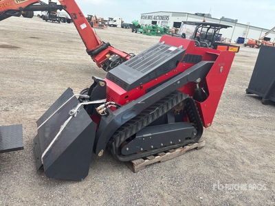 2024 Valley Pioneer SCL850 Compact Track Loader