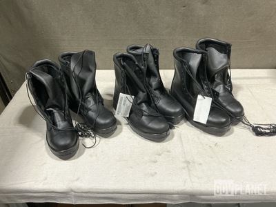 (26) Pairs of Men's Safety Shoes