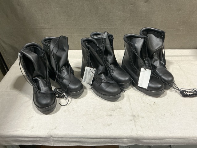 (26) Pairs of Men's Safety Boots