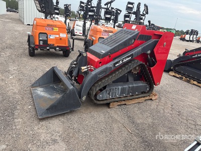 Valley Pioneer SCL850 Compact Track Loader