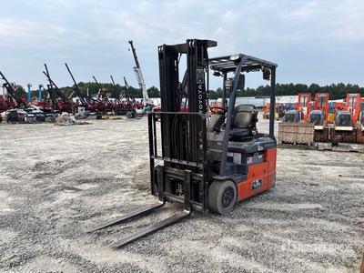 Toyota 8FBE15U 2600 lb Chariot Élévateur Électrique