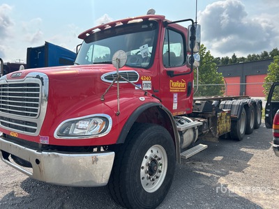 2009 Freightliner M2 112 Roll-Off Truck
