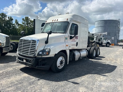 2016 Freightliner Cascadia 125 6x4 T/A Slaapcabine Trekker (Inoperable)