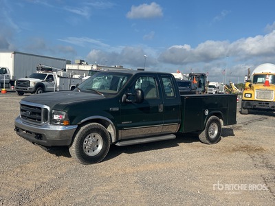 1999 Ford F-350 XLT 4x2 Extended Cab Utility Truck