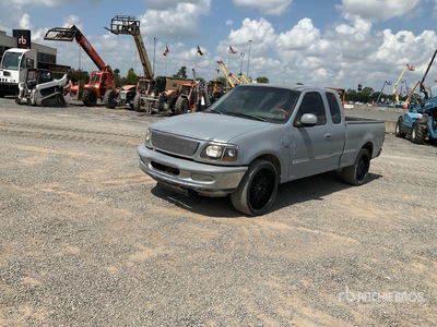 1998 Ford F-150 4x2 Extended Cab Pickup