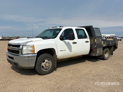 2012 Chevrolet Silverado 3500HD 4x4 Crew Cab Flatbed Truck