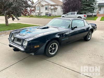 1975 Pontiac Firebird Trans-Am Automovil