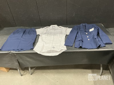 (17) Men's Shirts, (5) Women's Coats & (88) Women's Skirts