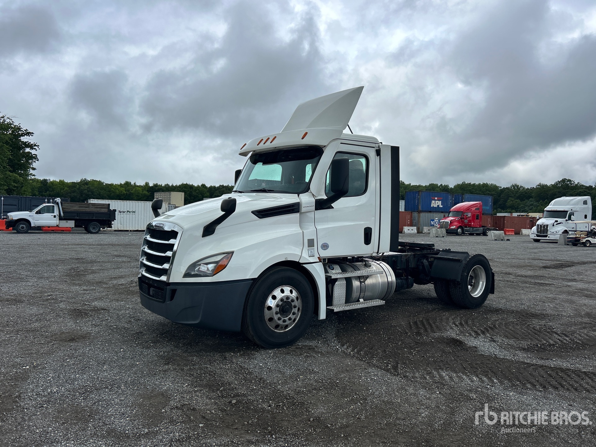 2020 Freightliner Cascadia 126 4x2 S/A Day Cab Truck Tractor