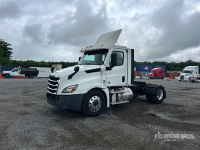 2020 Freightliner Cascadia 126 4x2 Ciągnik siodłowy z kabiną dzienną S/A