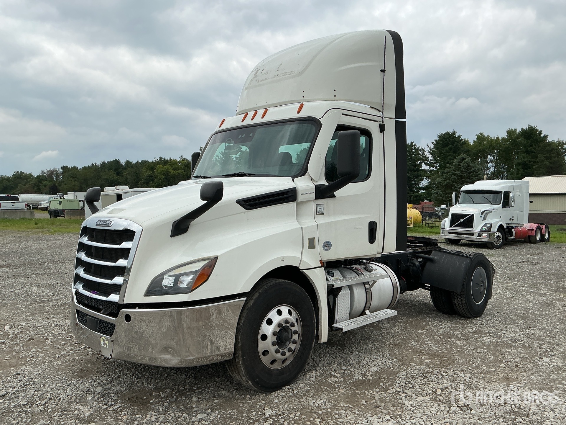 2020 Freightliner Cascadia 126 4x2 S/A Day Cab Truck Tractor