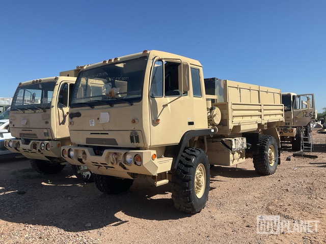 2000 Stewart & Stevenson M1078A1 LMTV 4x4 Cargo Truck