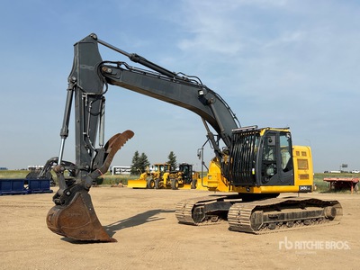 2016 John Deere 245G LC Excavatrice sur chenilles