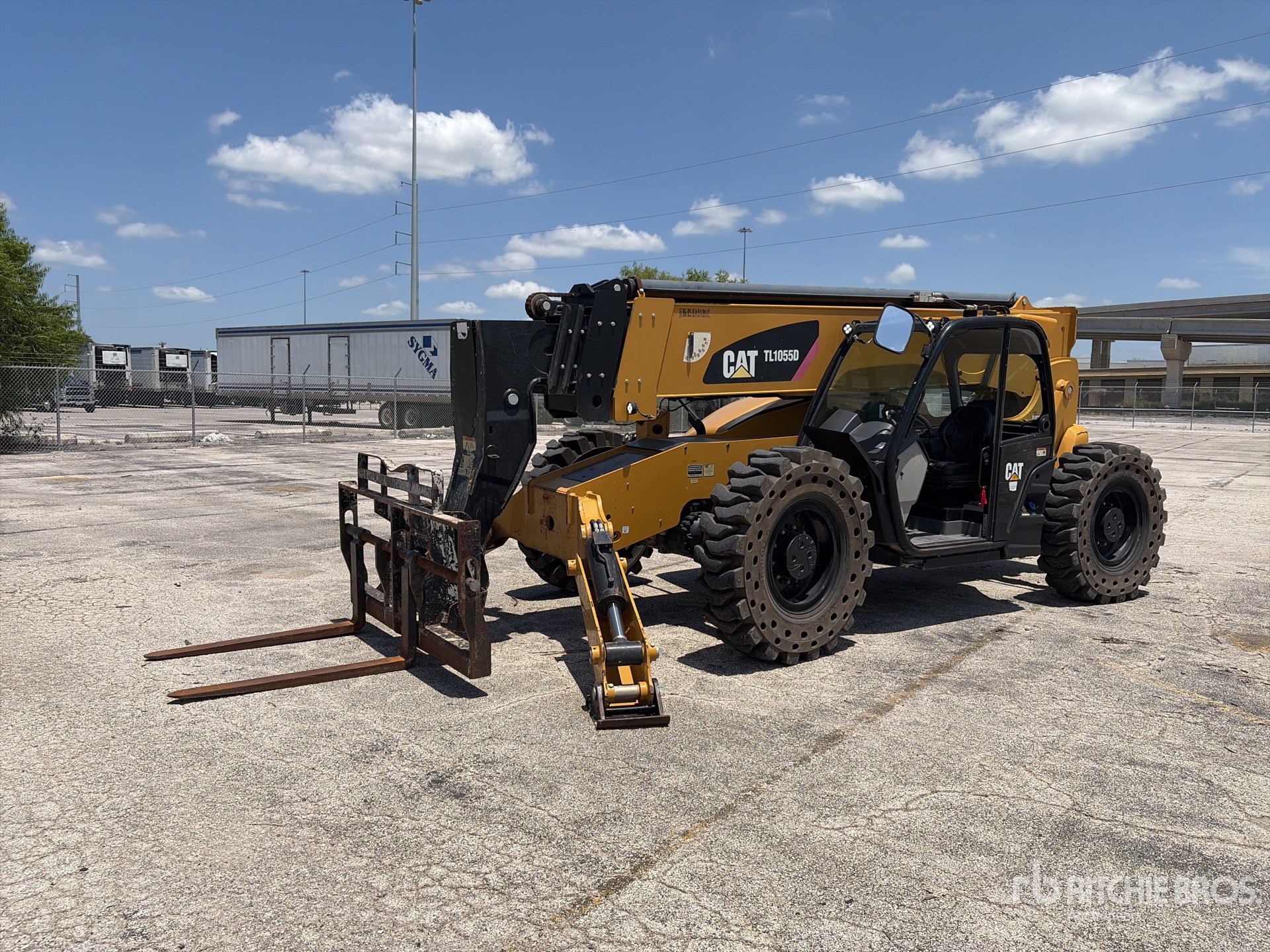 2019 Cat TL1055D Telehandler