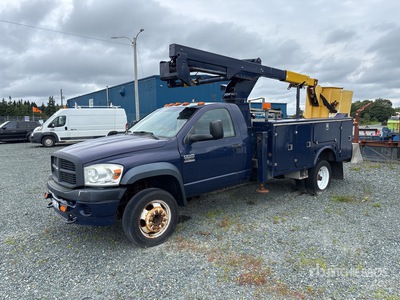 Versalift SST36I 36 ft on 2009 Dodge Ram 4500 4x4 Bucket Truck (Inoperable)