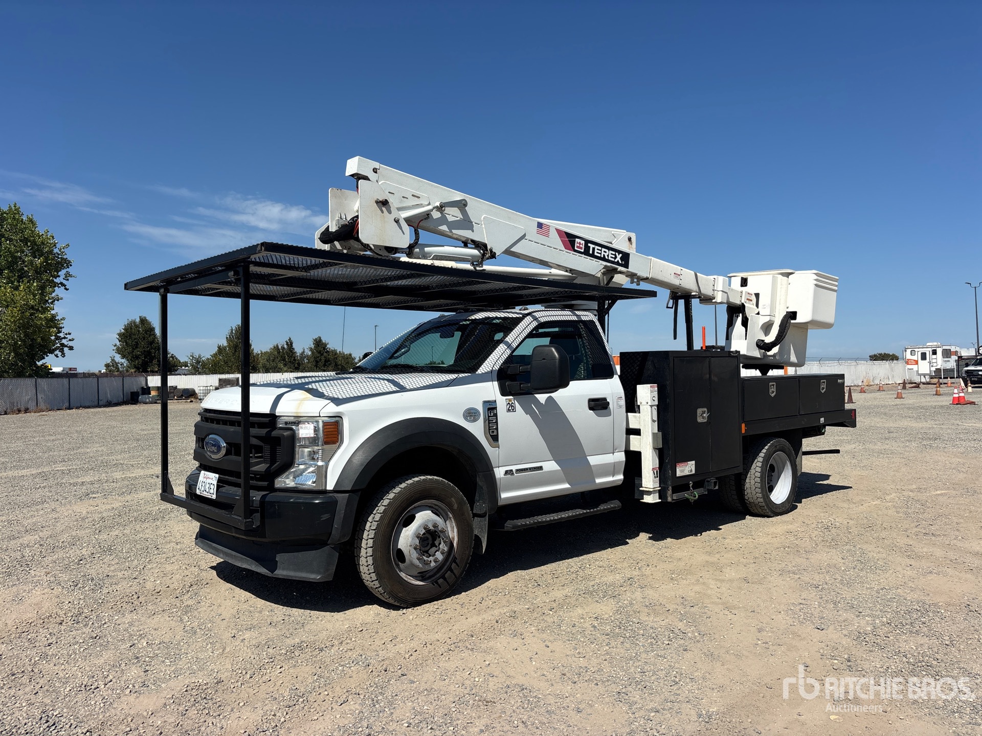 2020 Terex LT 40 40 ft on 2020 Ford F-550 XL 4x4 Bucket Truck