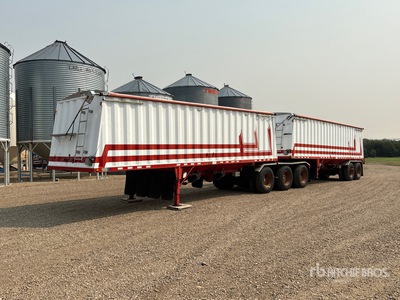 Doepker 28 ft Tri/A Super B-Train Lead Grain Trailer