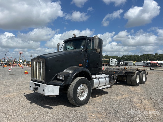 2014 Kenworth T800 6x4 Cab and Chassis
