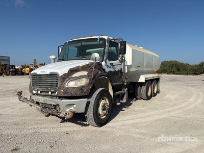 2011 Freightliner M2 106 6x4 Camion cisterna de agua