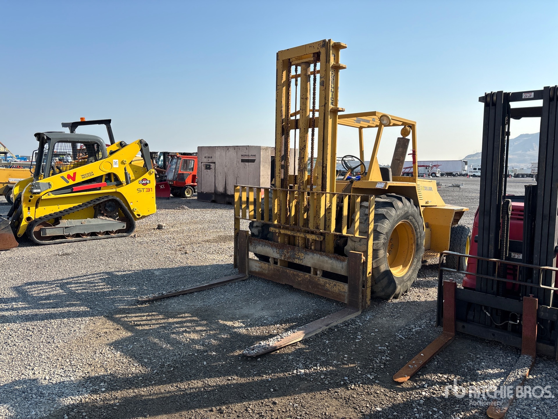 2000 Sellick 8000 8000 lb Forklift (Inoperable)