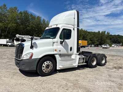 2016 Freightliner Cascadia 125 6x4 T/A Day Cab Truck Tractor