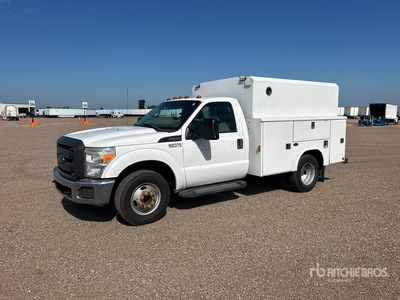 2013 Ford F-350 XL 4x2 Utility Truck