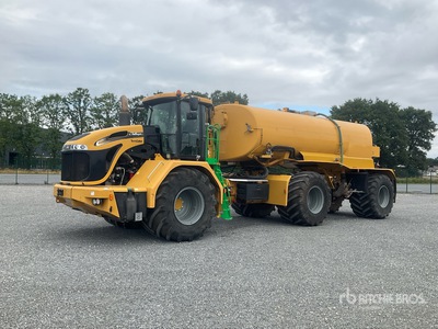 2012 Challenger TerraGator 3244 Articulated 4WD Tractor on 2012 Challenger NMS 27.500L Esparcidos de Estiercol Liquido