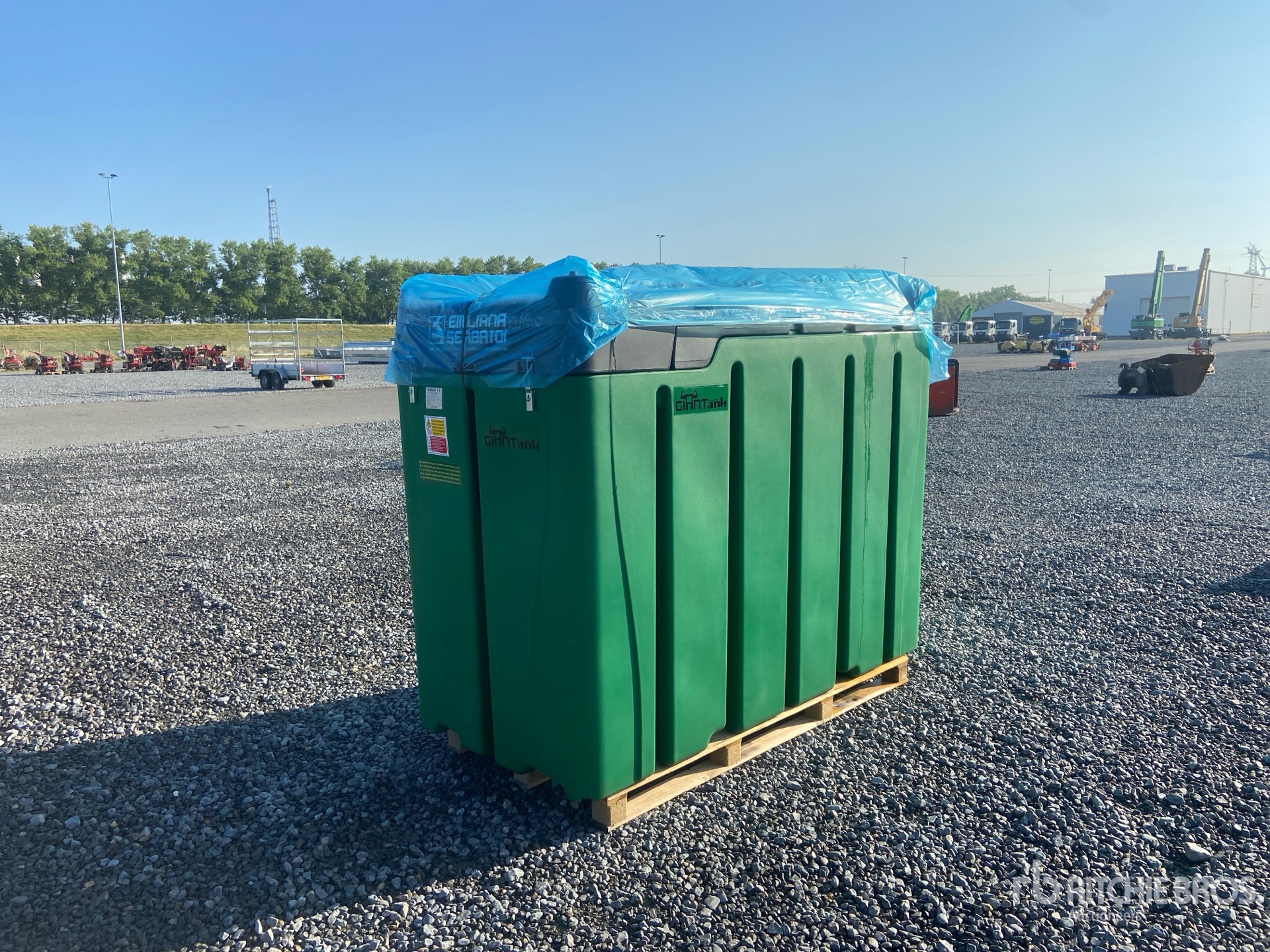 2026 Emiliana Serbatoi Giantank 3300 3300 L Steel Storage and Dispensing Tank with containment dike Fuel Tank (Unused)