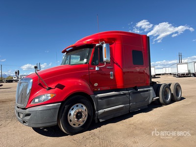 2014 International LF687 6x4 Tracteur routier couchette