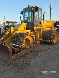 2015 Cat 815F2 Zagęszczarka gruntu