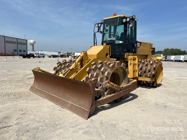 2015 Cat 815F2 Soil Compactor